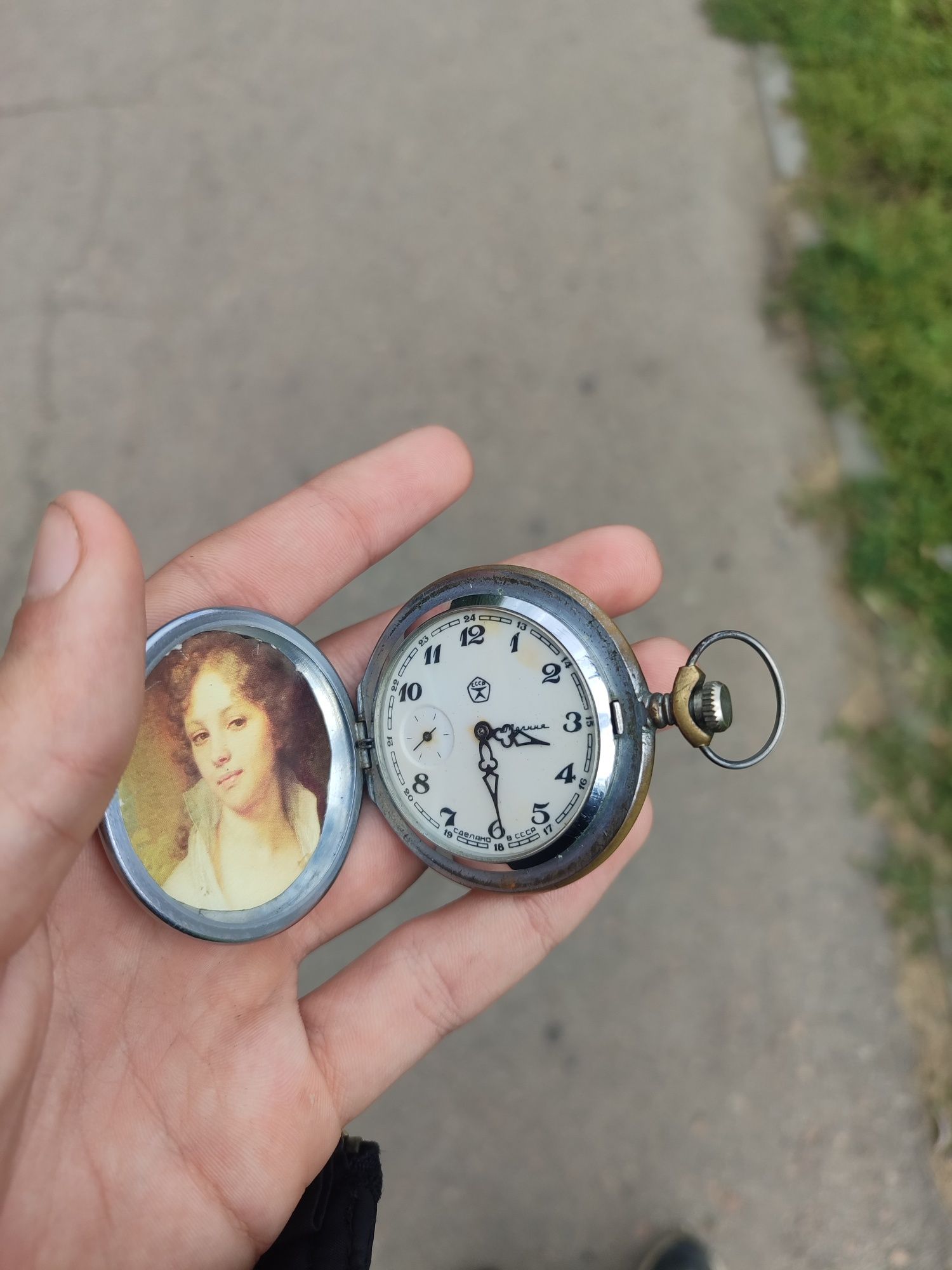 Часы старые не рабочие