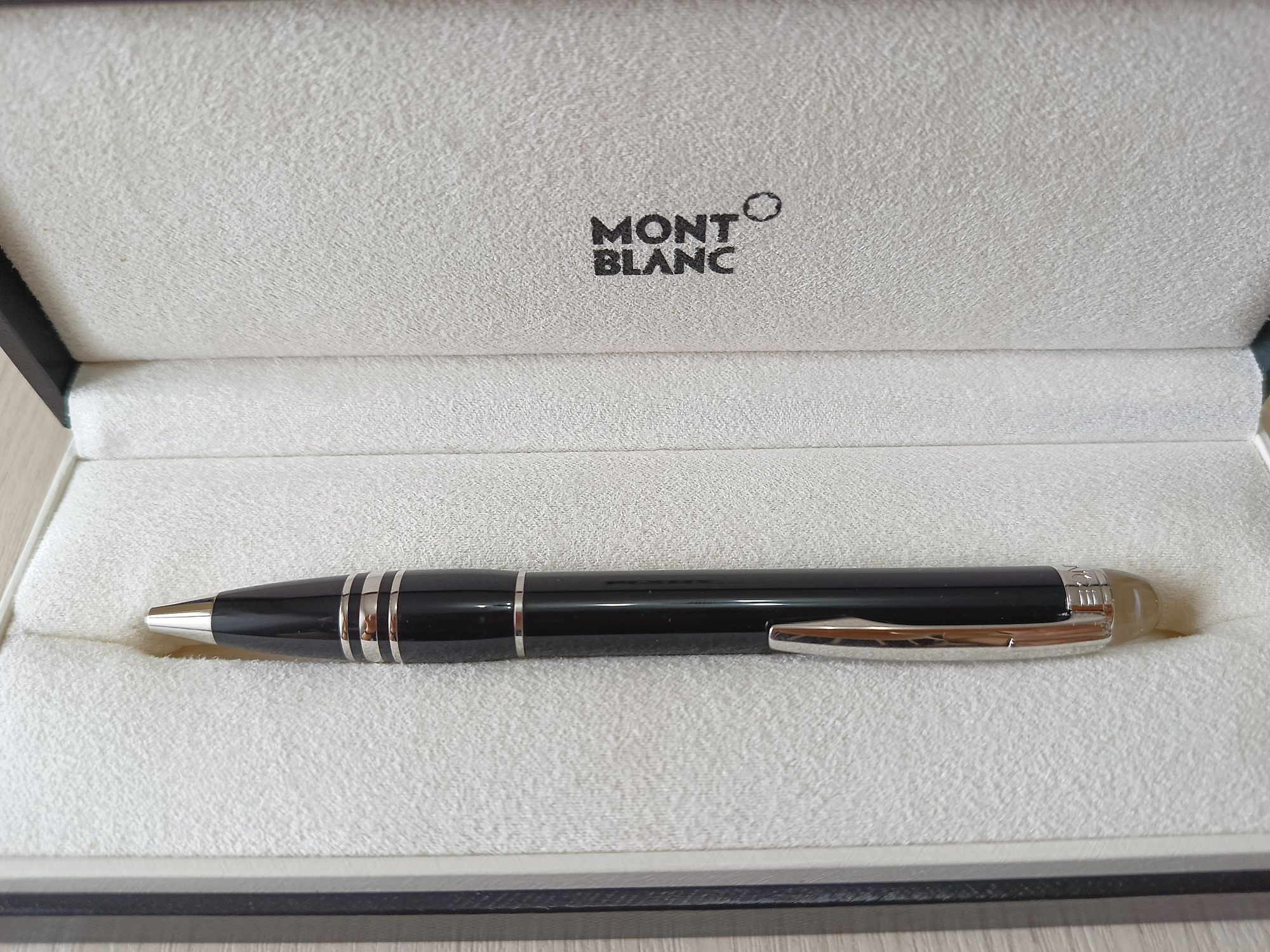 Продам ручку Mont blanc