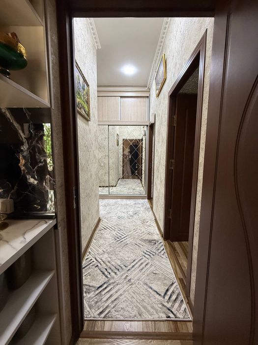 Квартира  2 хона 2 этаж чирчик бозор макро ёнида