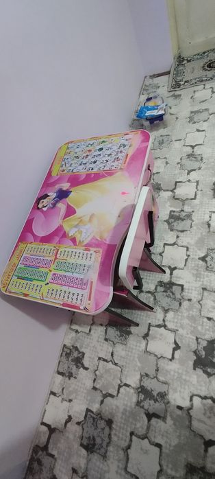 Bolalar uchun parta yaxshi xolatda