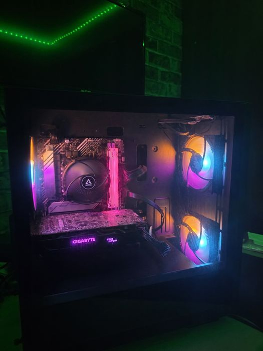 Геймърски компютър/ I5 11400f / RX 580 8GB / 16GB 3200MHZ RAM