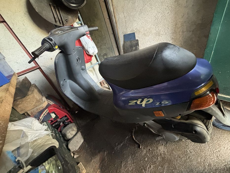 Scuter Piaggio Zip 49cc, funcțional