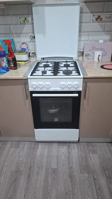 Продам газ плиту