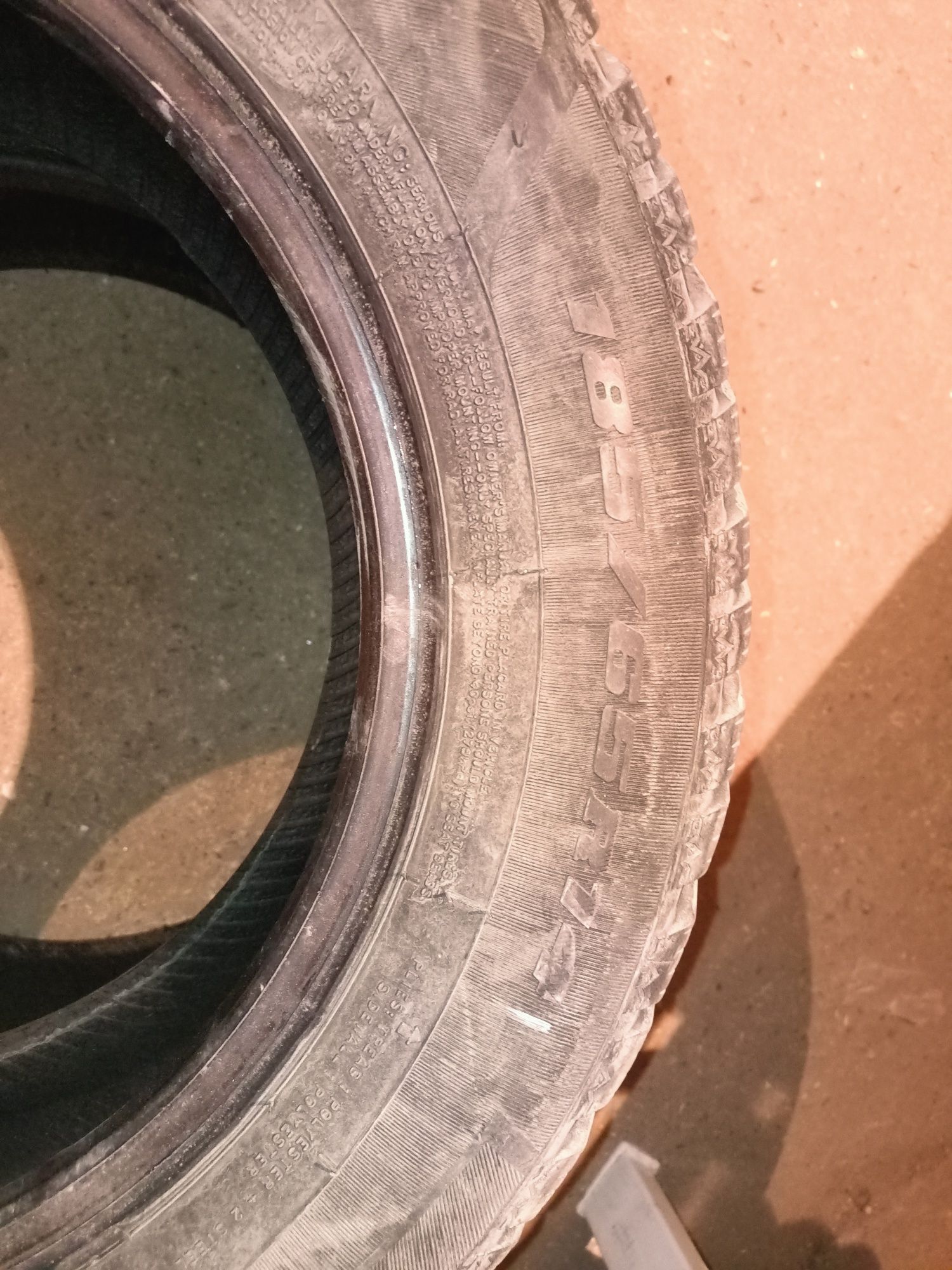 Продам шипованные шины 185/65 R14