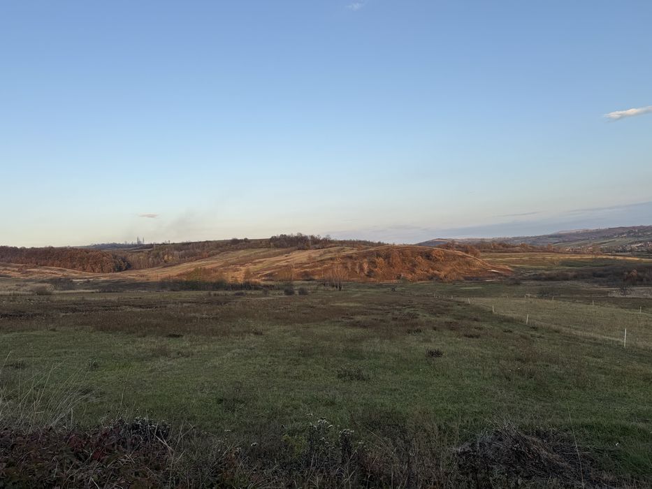 Vand teren  la 1,5 km de asfalt in sat Surduc perfect pentru cabana