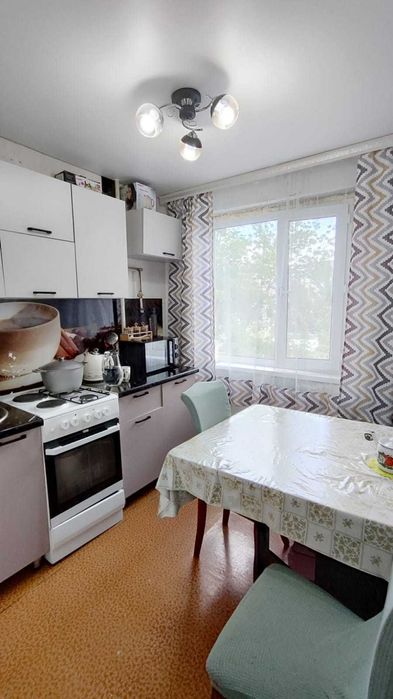 *Продам 2 комн квартиру 11 А мкр-н. Помощь в ипотеке.