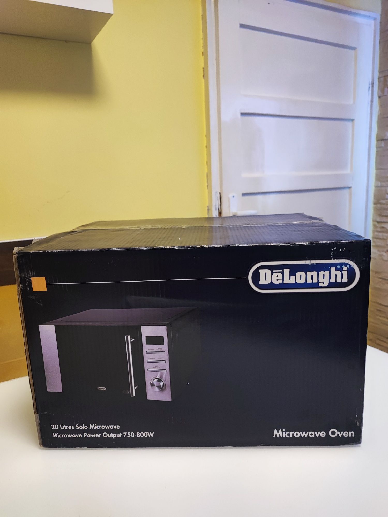 Микровълнова DeLonghi 20L. нова