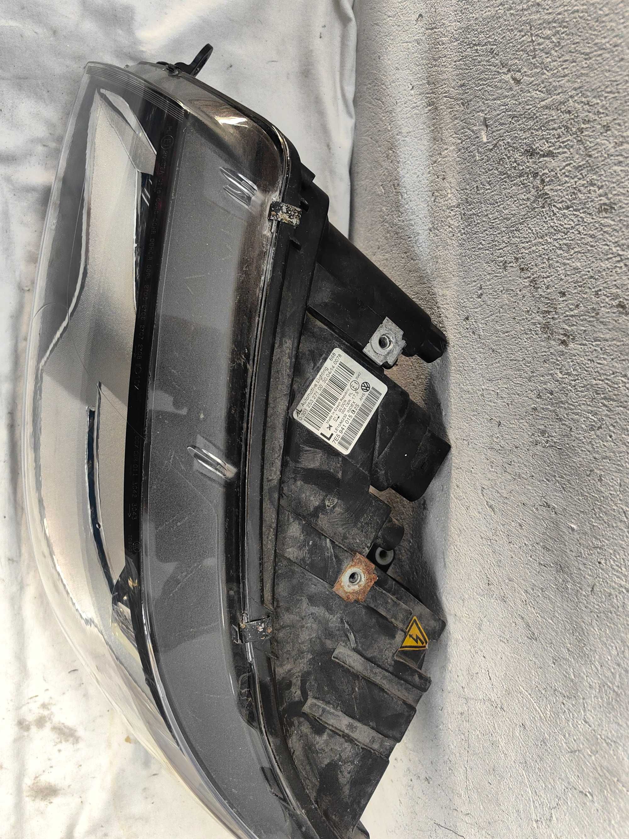 Оригинален фар Vw T5 Transporter Face Led Bixenon