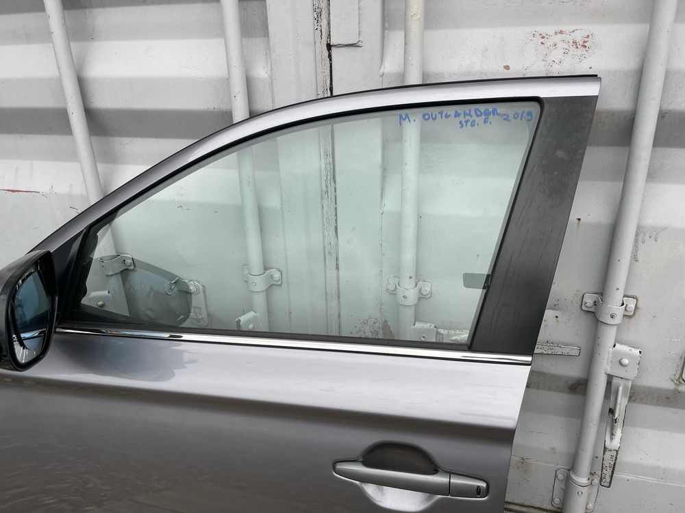 Portiera fata stanga completa Mitsubishi outlander 3 2015-2022