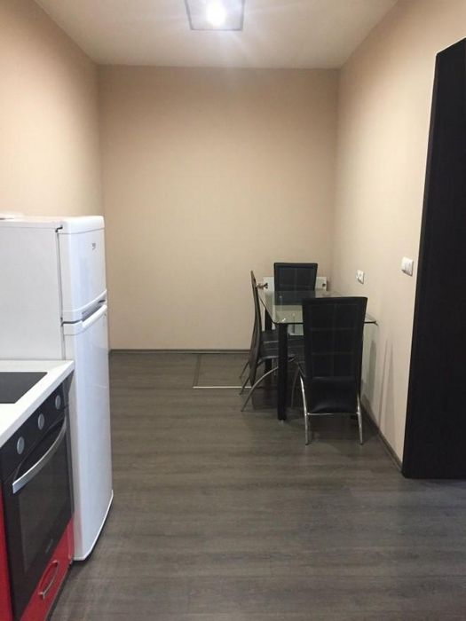 Двустаен апартамент под наем в Център