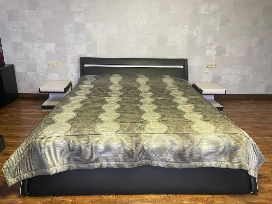 Спальная кровать