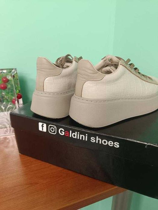 Дамски обувки, естествена кожа