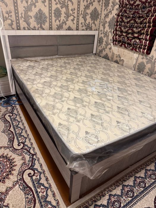 Sifatli va ArzonYotoqxona uchun kravatlar xar xil narxda