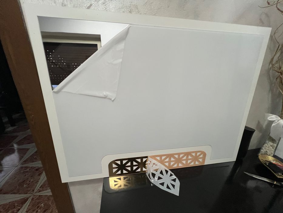 Oglindă pe mdf nouă