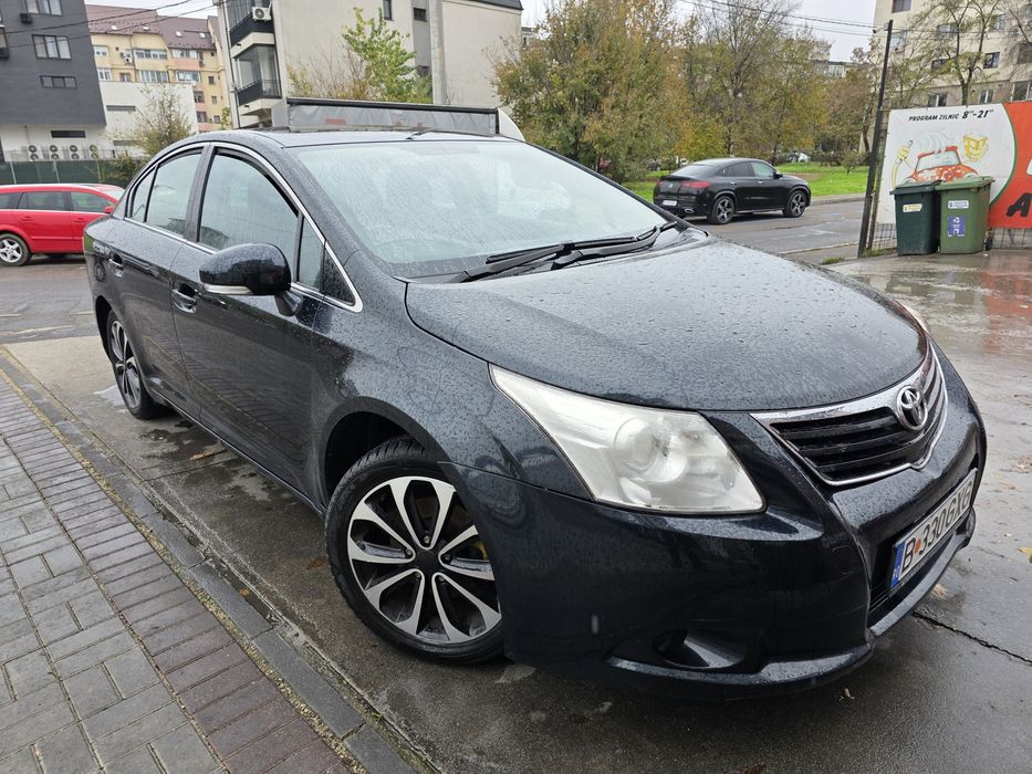 Toyota Avensis T27 2011