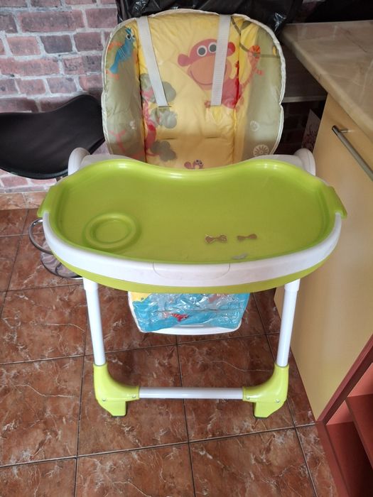 Scaun de masă pentru bebe