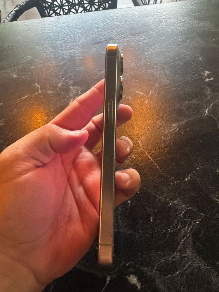 ~İphone 15pro С Гаранция