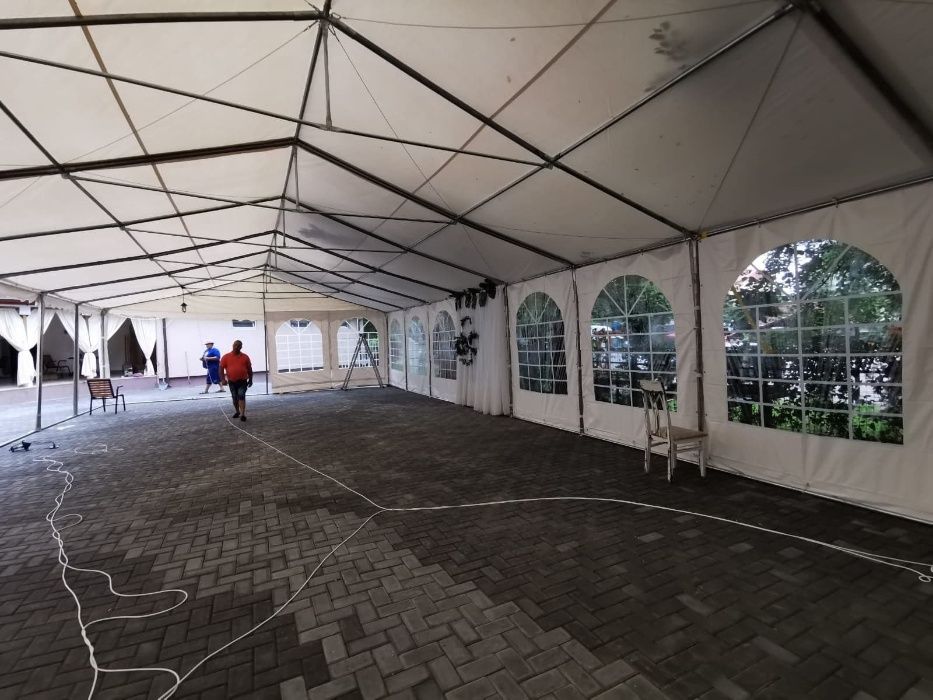Inchiriez cort eveniment,corturi evenimente, mese, scaune chiavari