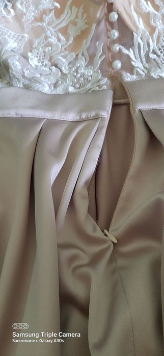 Дамска рокля с дантела