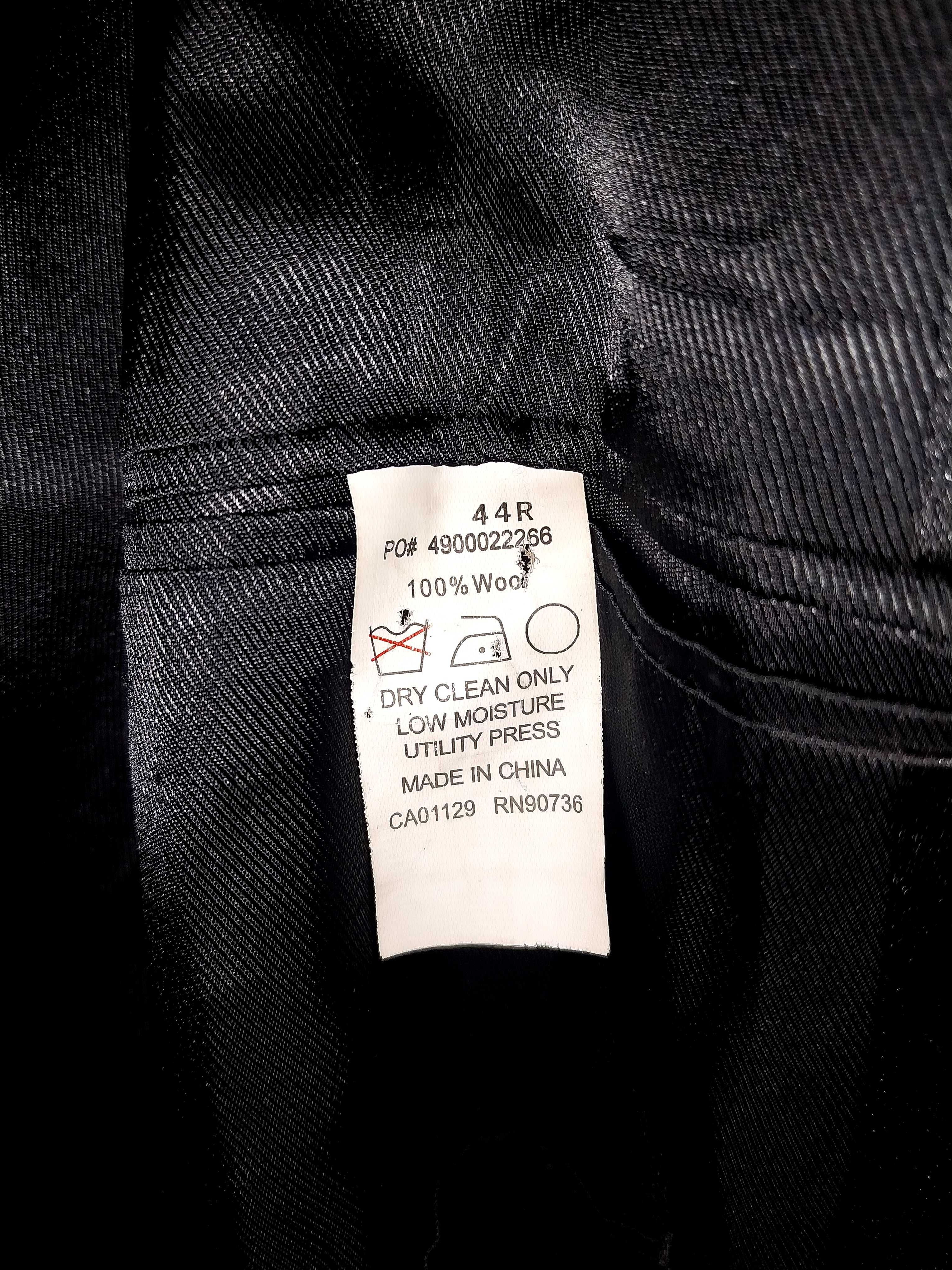 Мъжко черно сако Calvin Klein в добро състояние,размер 44R.