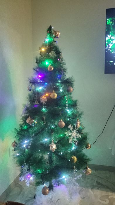 Ёлка искусственная