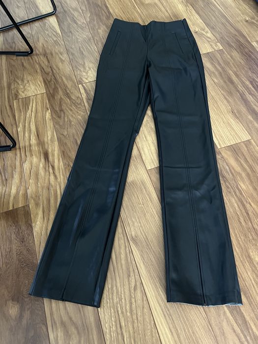 Кожен панталон Stradivarius