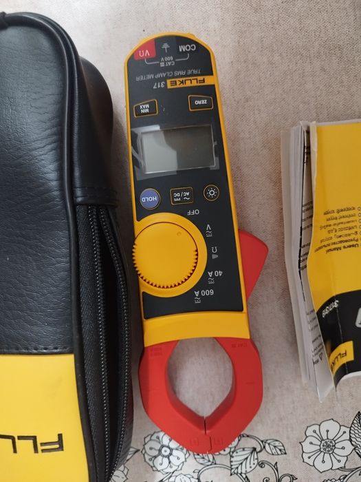 Подаётся мультиметр Fluke 317 токоизмерительные клещи