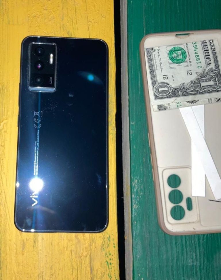 Vivo V 23e с коробкой