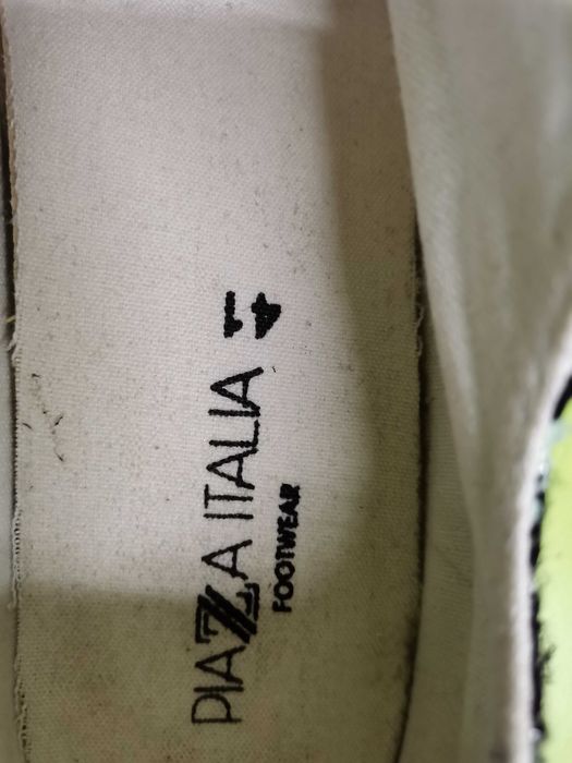 Tenesi material textil deosebit stil converse Piazza Italia