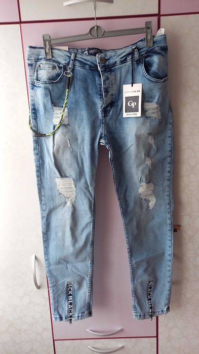 Blugi superoferta