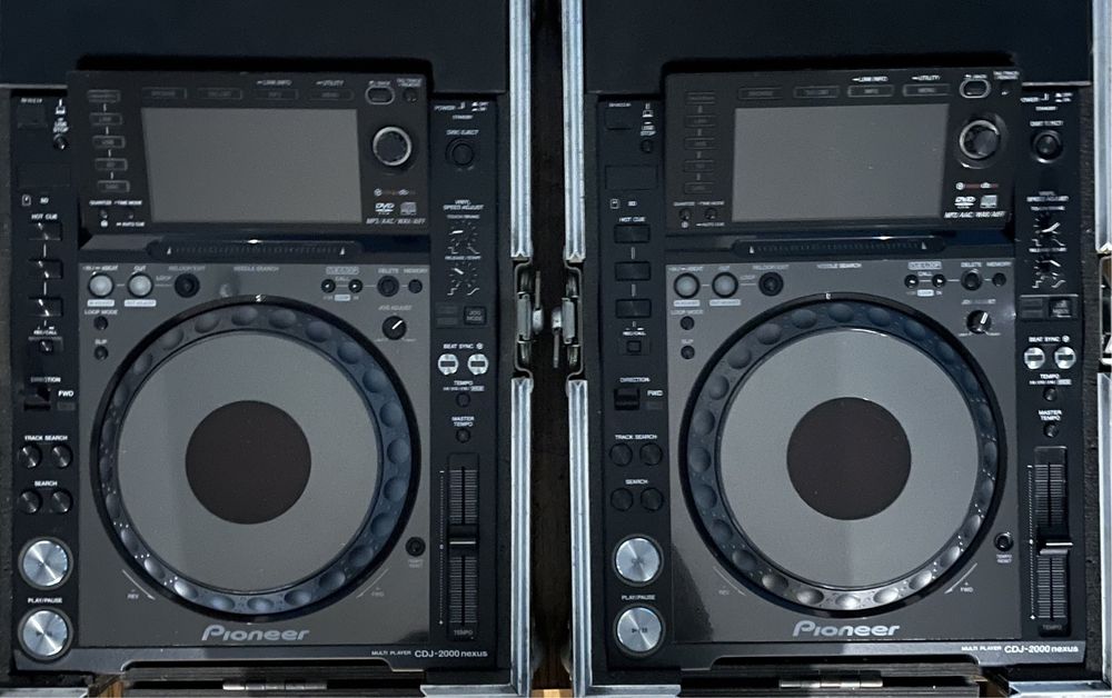 Pioneer CDJ-2000NXS 2броя плейъри