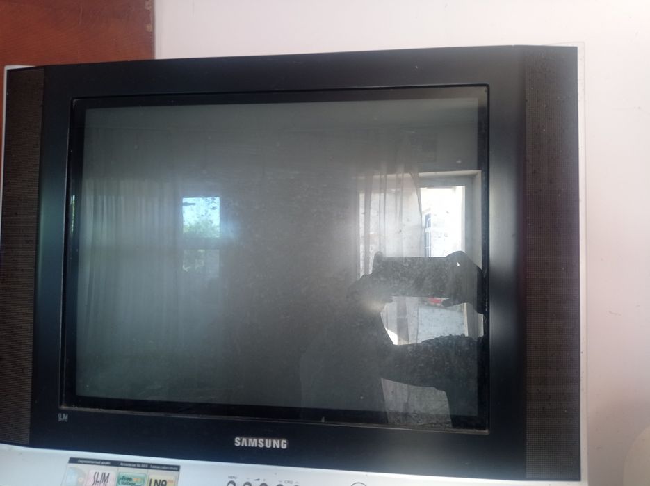 Samsung va Super general nomdagi tekevizorlar sotiladi.500ming sómdan.