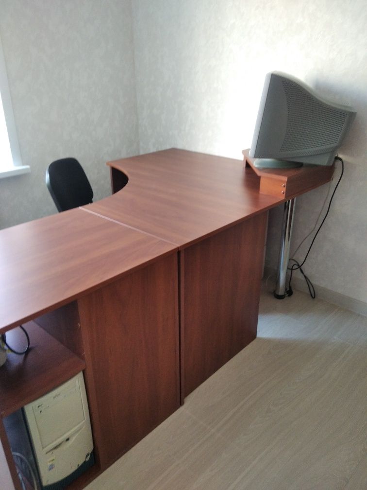 Стол офисный для бухгалтера