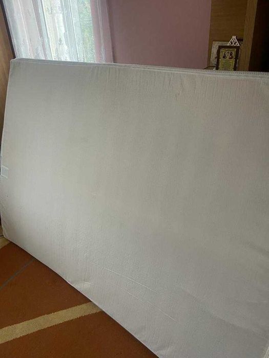 Vand cadru pat dormitor si saltea stare noua