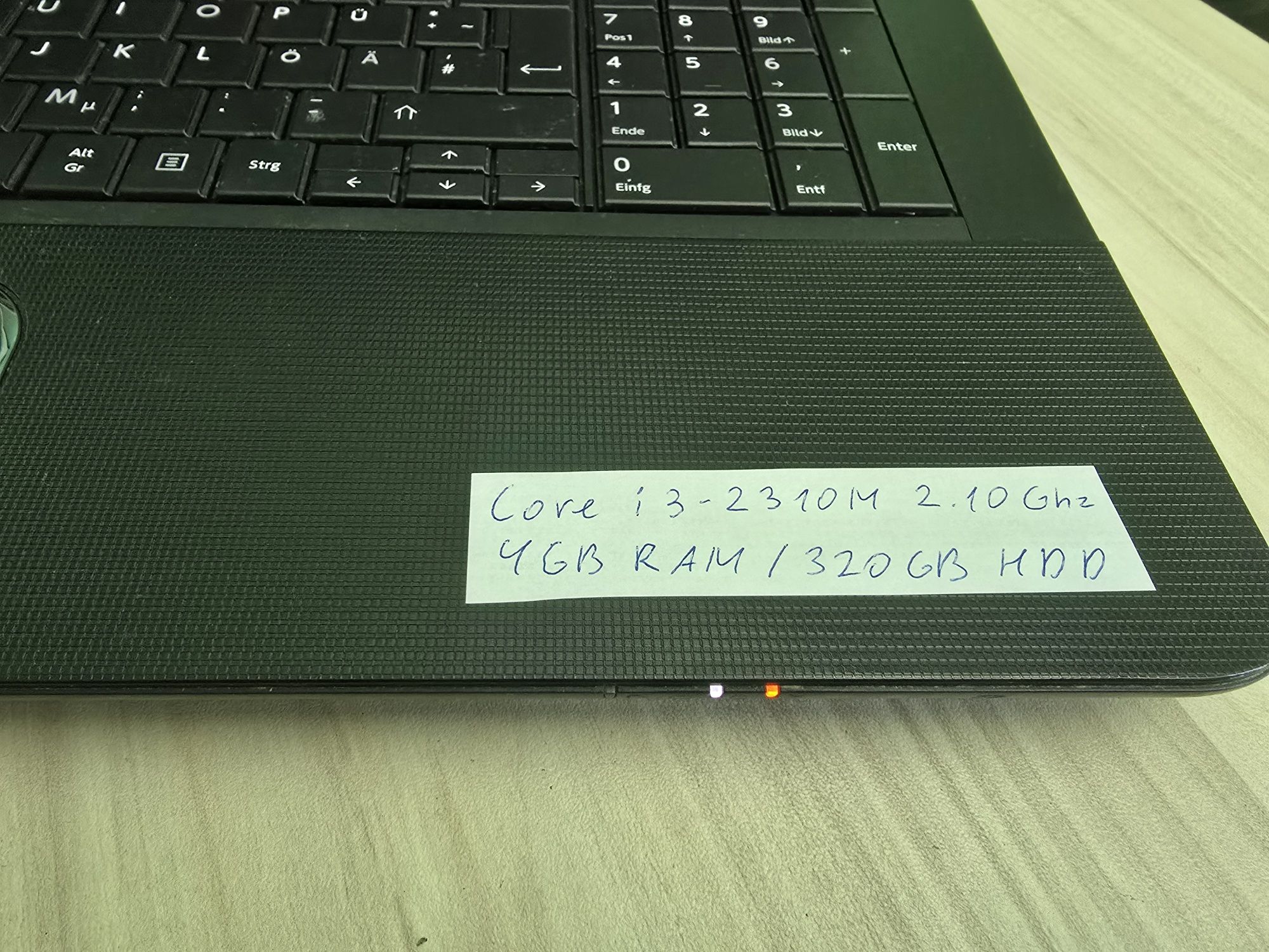 Отличен! 17.3 Toshiba Core i3/4GB RAM/320GB HDD