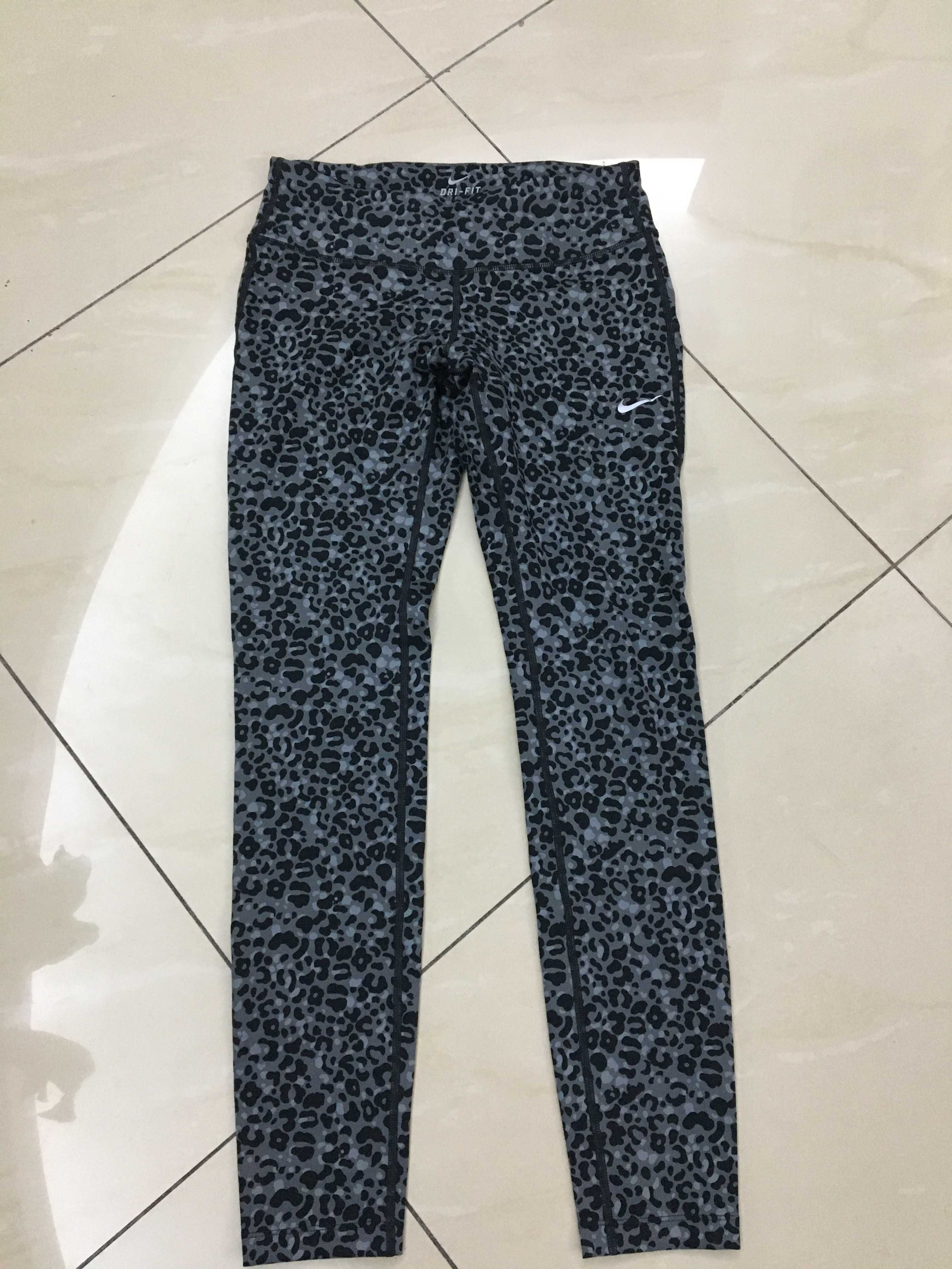 Pantaloni sport  ''Nike"