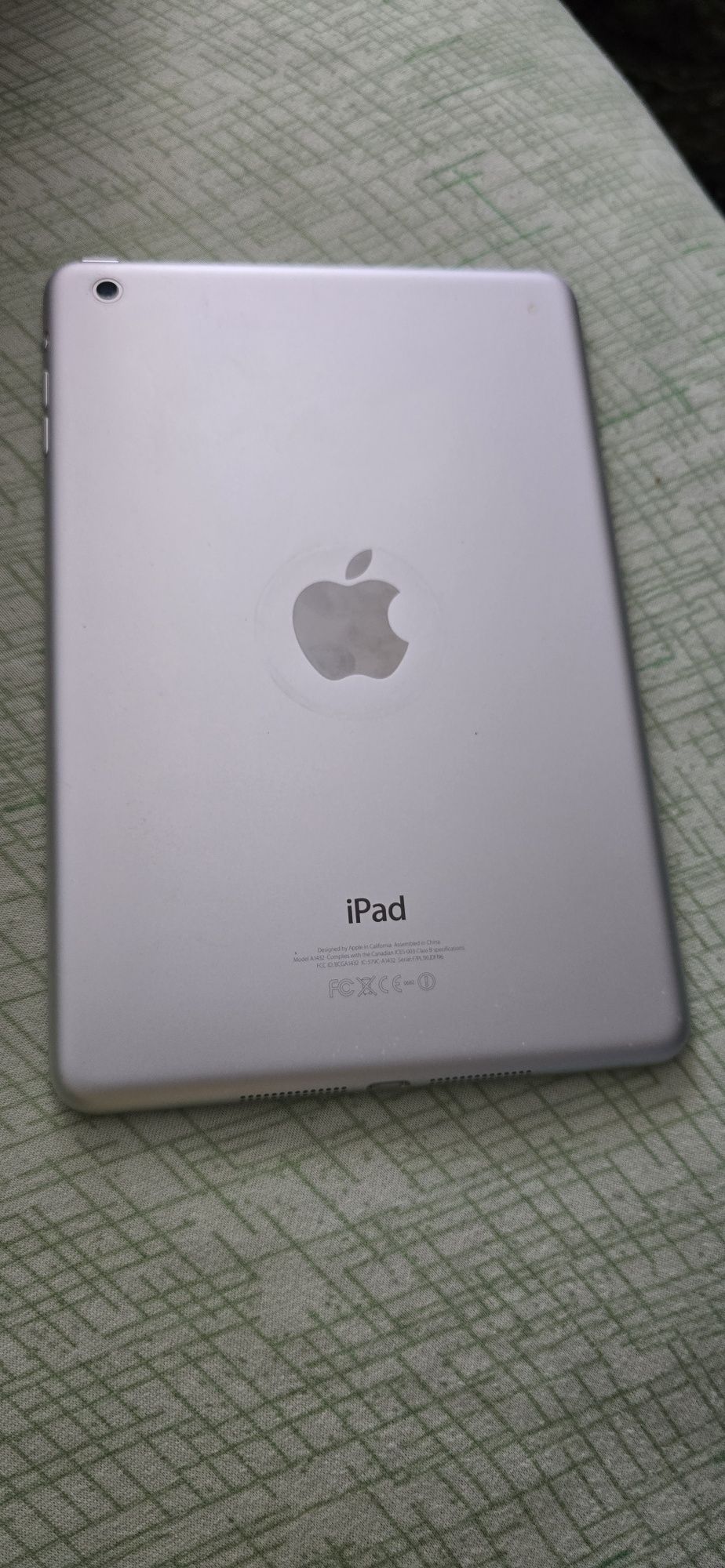Таблет Apple iPad mini (1-во поколение), модел A1432 с бонус калъф