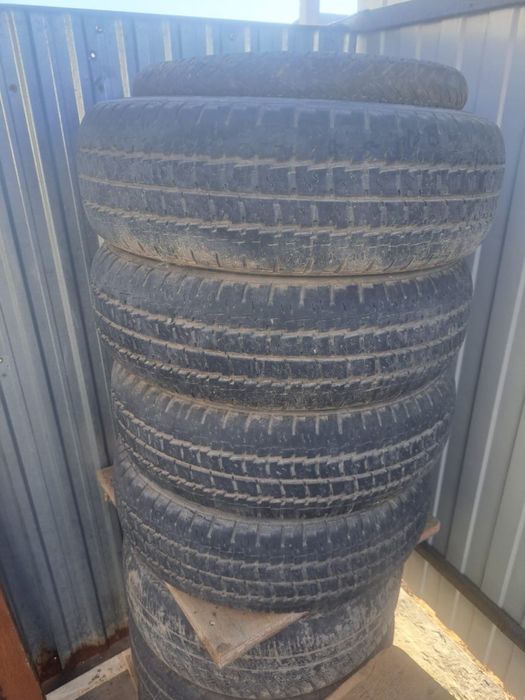 Пакрышка  в хорошем состояние срочноооо продам