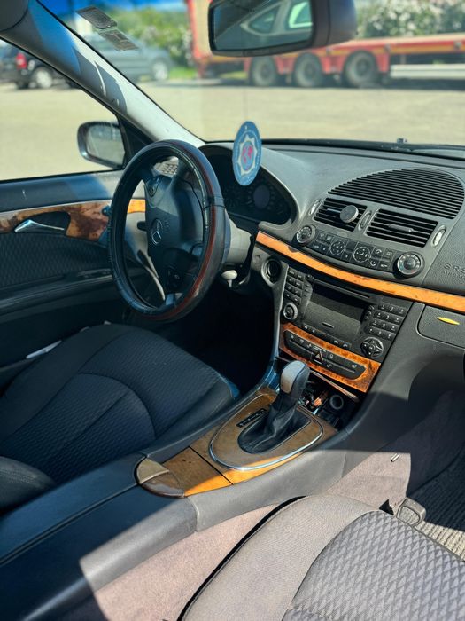Mercedes E 220 W 211