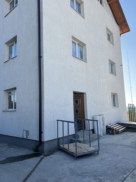 Cladire structura beton cu caramida zona Metro