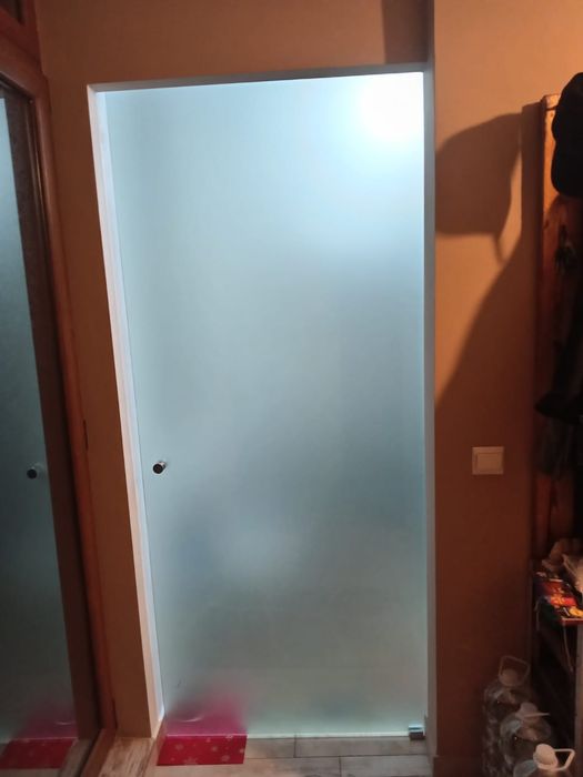 Usa glisanta din sticla