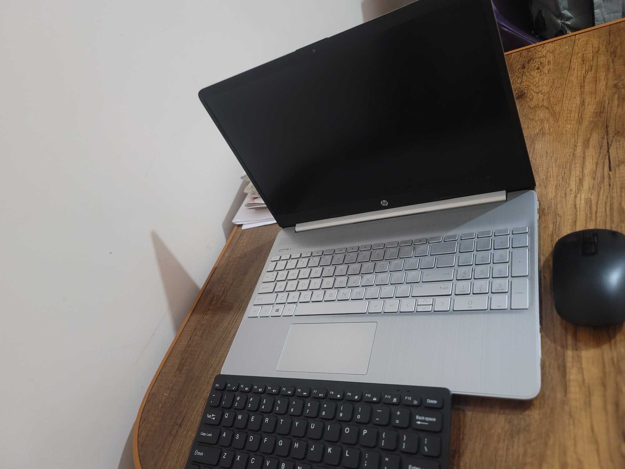 HP Laptop corei5 / Klaviatura, mishka, garnaturasi bilan