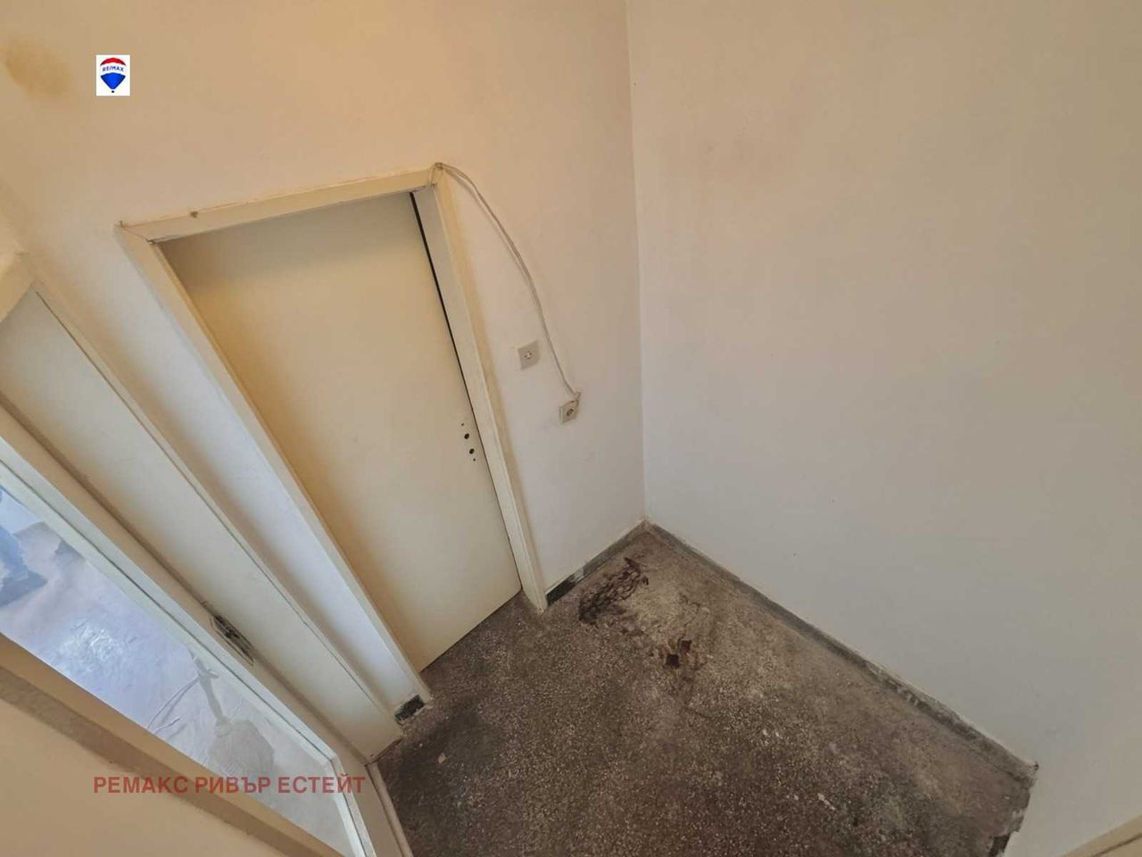 Продава се Едностаен апартамент в Русе, Здравец Изток - 30 кв.м за 1550 €/кв.м - Снимка #5