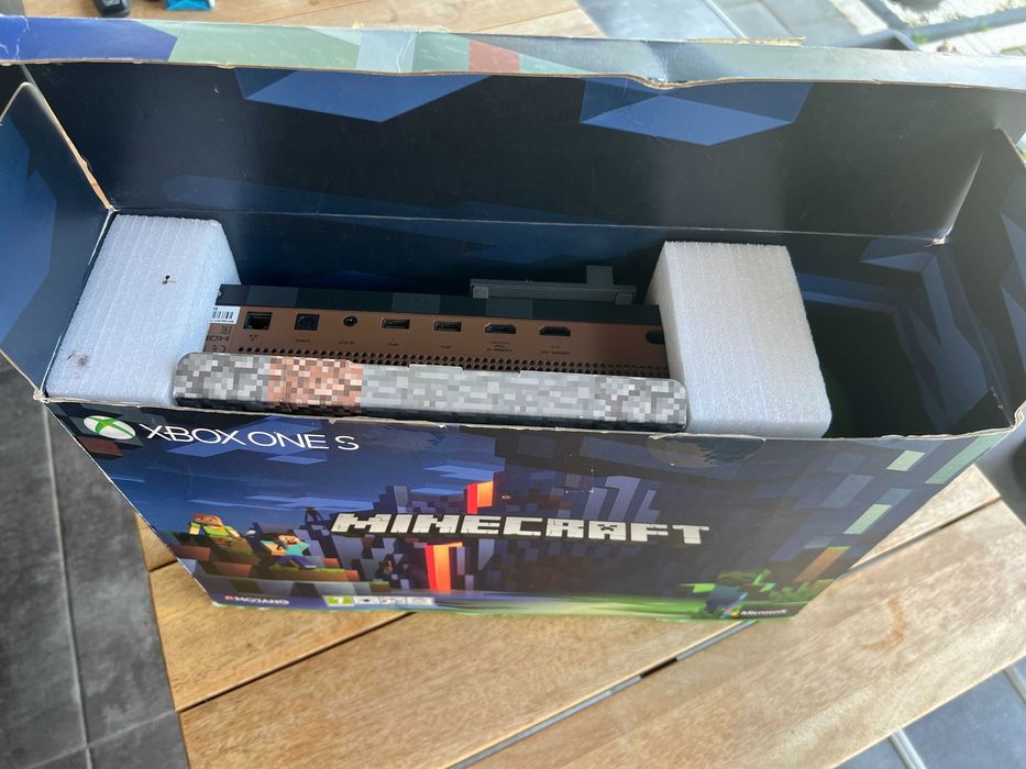 Xbox One S 1Tb Minecraft Limited Edition complet la cutie