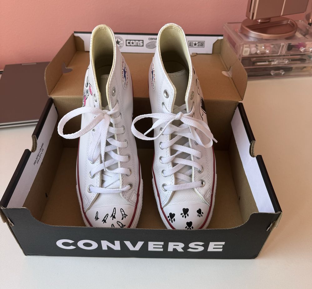 Ръчно рисувани оригинални високи кецове Converse