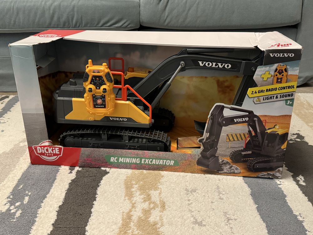Радиоуправляем багер Volvo от Dickie Toys