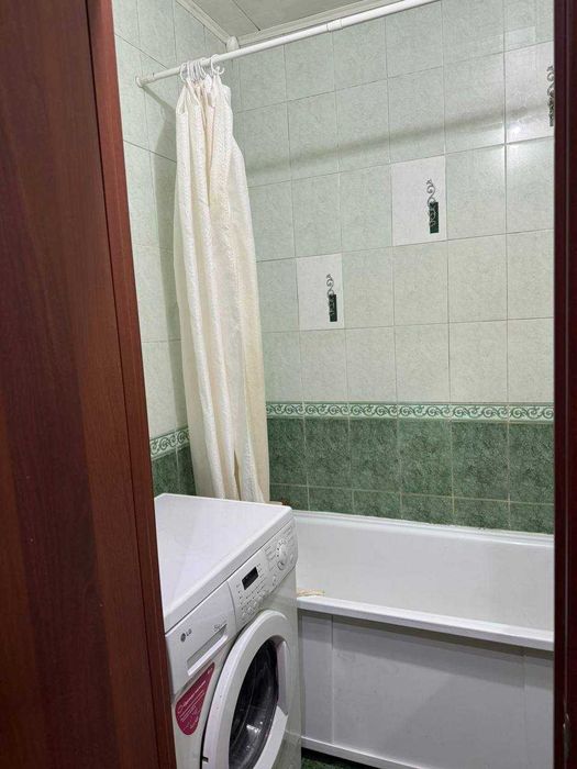 Продам 2-комнатную квартиру в 7 мкр