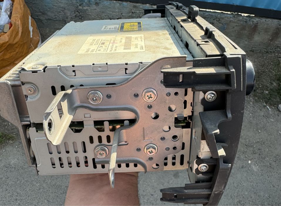 Продам магнитолу б.у. В хорошем состоянии! На Тайоту Каролу 150 кузов.