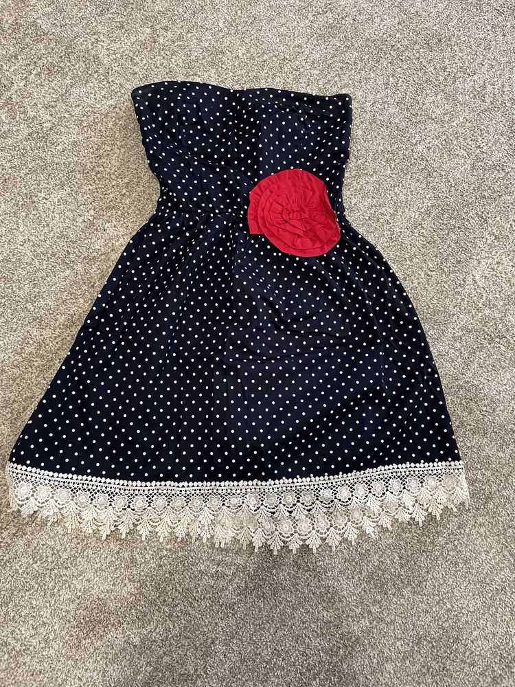 Vand rochie fara bretele
