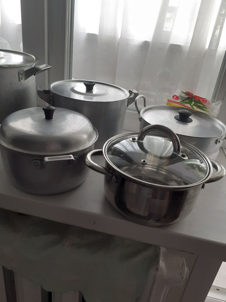 Продам кастрюли.